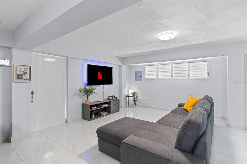 На продажу: $659,900 (7 спален, 0 ванн, 2000 Квадратных фут)