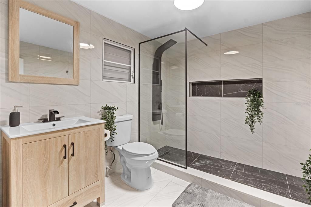 На продажу: $659,900 (7 спален, 0 ванн, 2000 Квадратных фут)