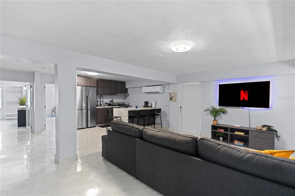 На продажу: $659,900 (7 спален, 0 ванн, 2000 Квадратных фут)