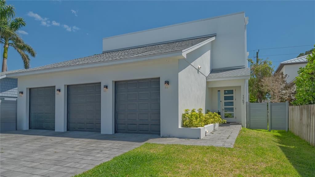 待售: $2,500,000 (4 贝兹, 0 浴室, 4451 平方英尺)