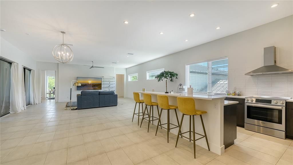 待售: $2,500,000 (4 贝兹, 0 浴室, 4451 平方英尺)