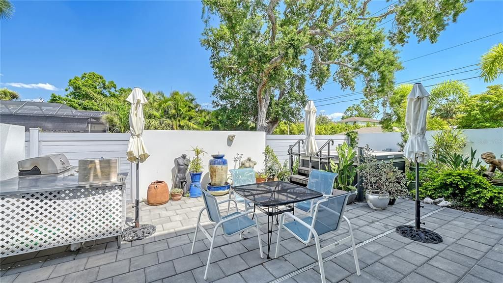 待售: $2,500,000 (4 贝兹, 0 浴室, 4451 平方英尺)