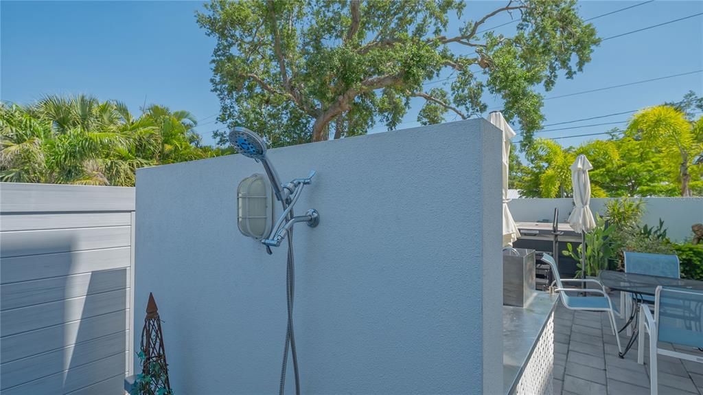 待售: $2,500,000 (4 贝兹, 0 浴室, 4451 平方英尺)