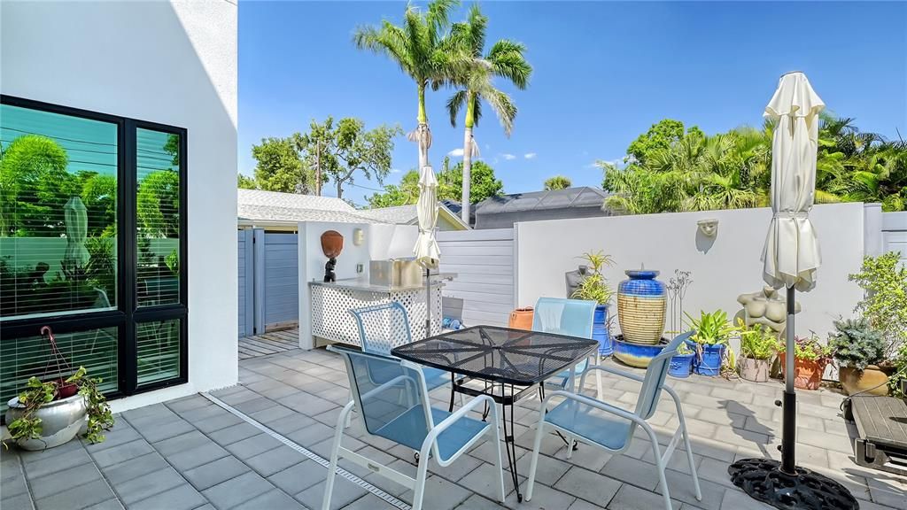 待售: $2,500,000 (4 贝兹, 0 浴室, 4451 平方英尺)