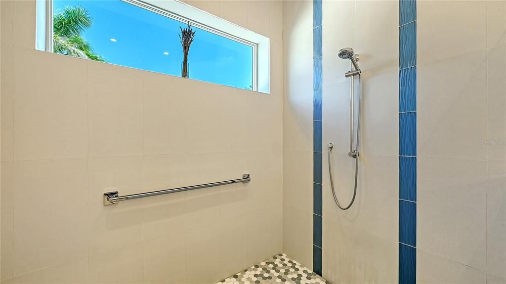 待售: $2,500,000 (4 贝兹, 0 浴室, 4451 平方英尺)