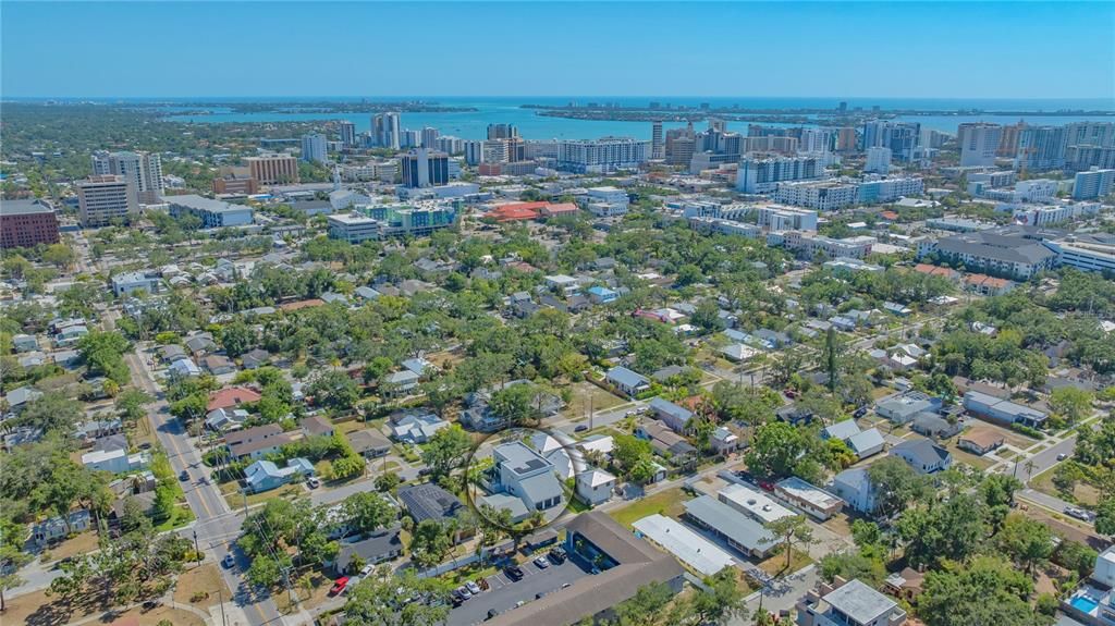 待售: $2,500,000 (4 贝兹, 0 浴室, 4451 平方英尺)