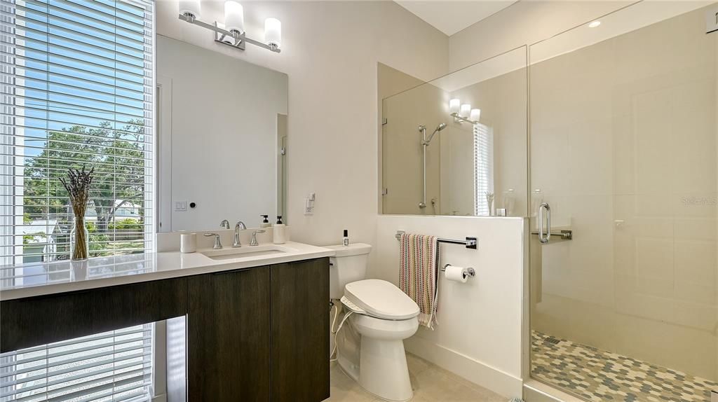 待售: $2,500,000 (4 贝兹, 0 浴室, 4451 平方英尺)