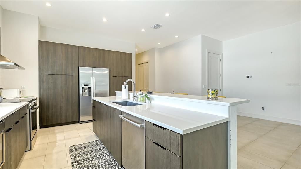 待售: $2,500,000 (4 贝兹, 0 浴室, 4451 平方英尺)