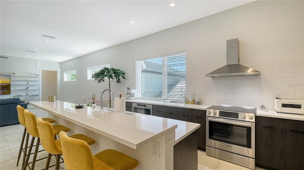 待售: $2,500,000 (4 贝兹, 0 浴室, 4451 平方英尺)