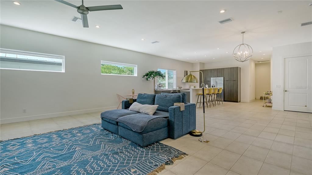 待售: $2,500,000 (4 贝兹, 0 浴室, 4451 平方英尺)