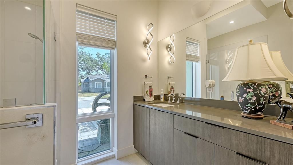 待售: $2,500,000 (4 贝兹, 0 浴室, 4451 平方英尺)