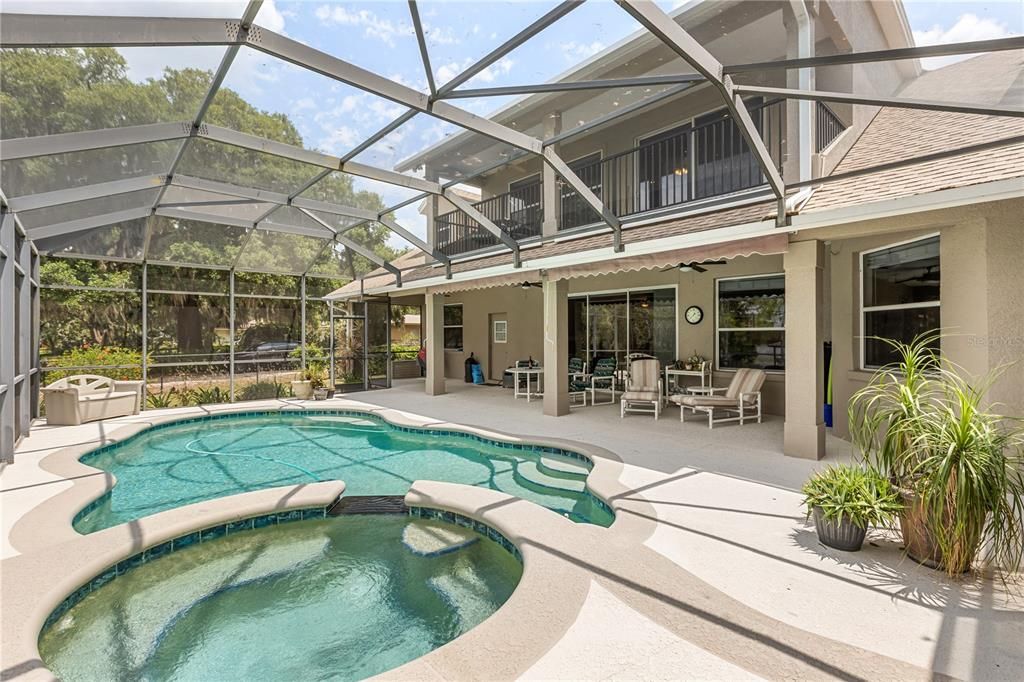 OUTDOOR OASIS