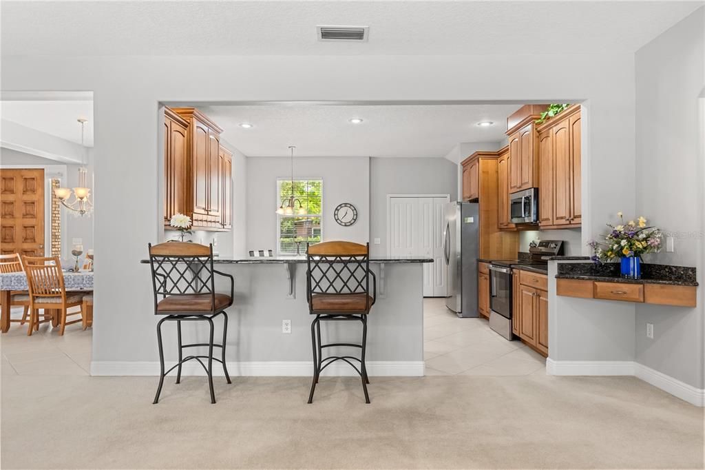 BREAKFAST BAR