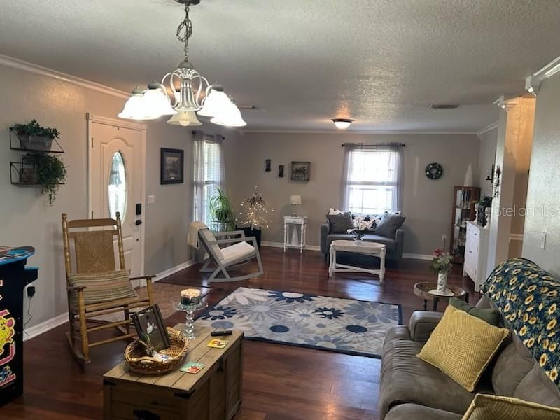 待售: $395,000 (3 贝兹, 2 浴室, 1792 平方英尺)