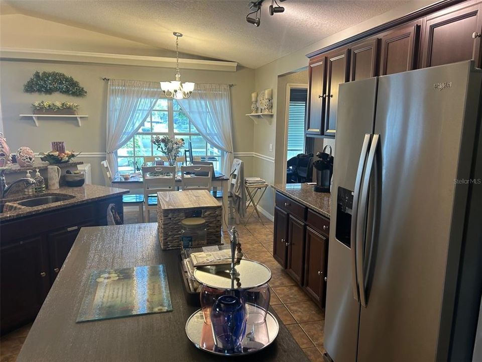 待售: $395,000 (3 贝兹, 2 浴室, 1792 平方英尺)