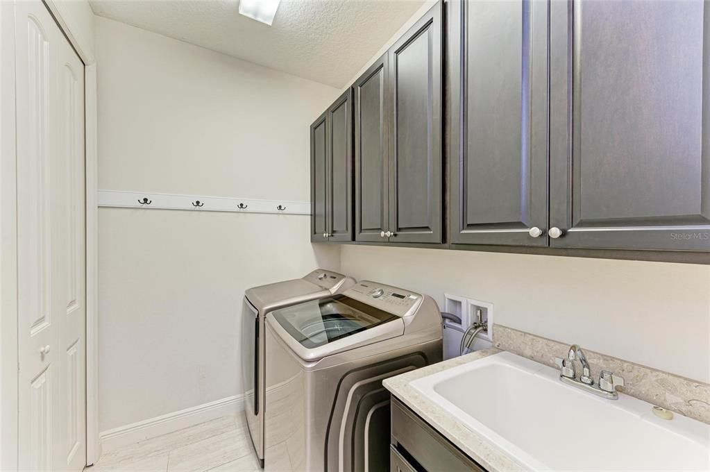 Active With Contract: $849,000 (4 beds, 4 baths, 3298 Square Feet)