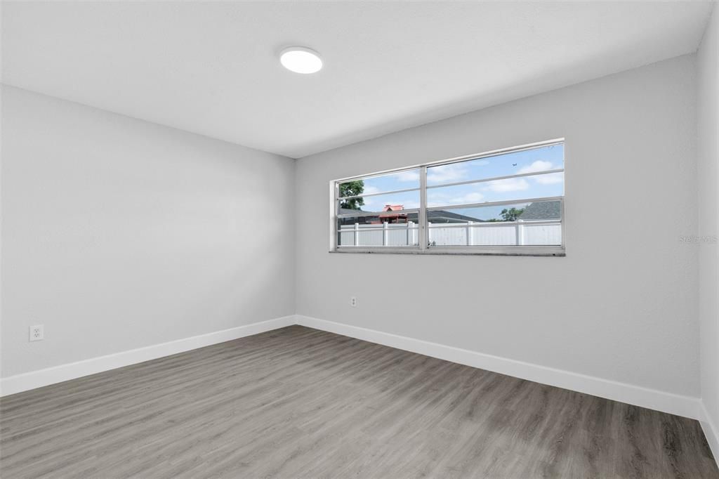 For Sale: $424,900 (4 beds, 2 baths, 1664 Square Feet)