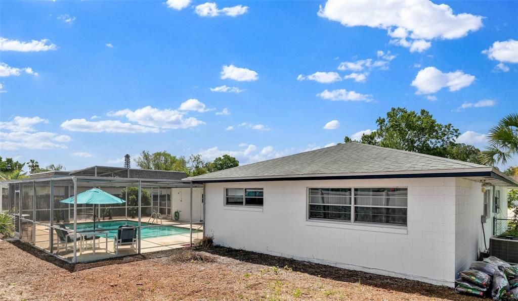 For Sale: $424,900 (4 beds, 2 baths, 1664 Square Feet)