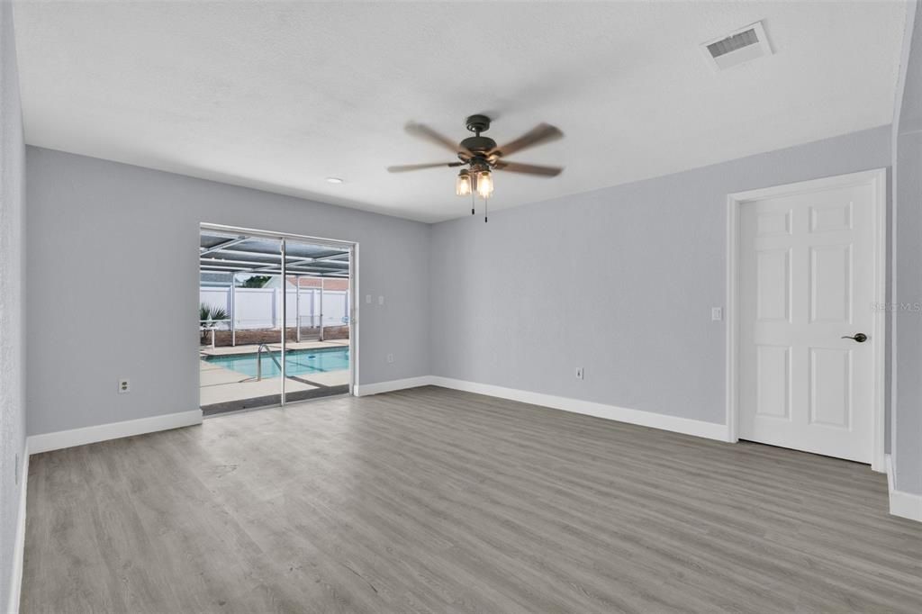 For Sale: $424,900 (4 beds, 2 baths, 1664 Square Feet)