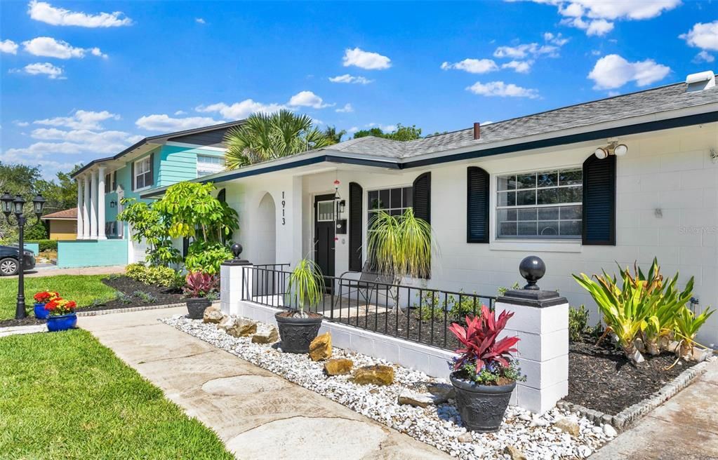 For Sale: $424,900 (4 beds, 2 baths, 1664 Square Feet)