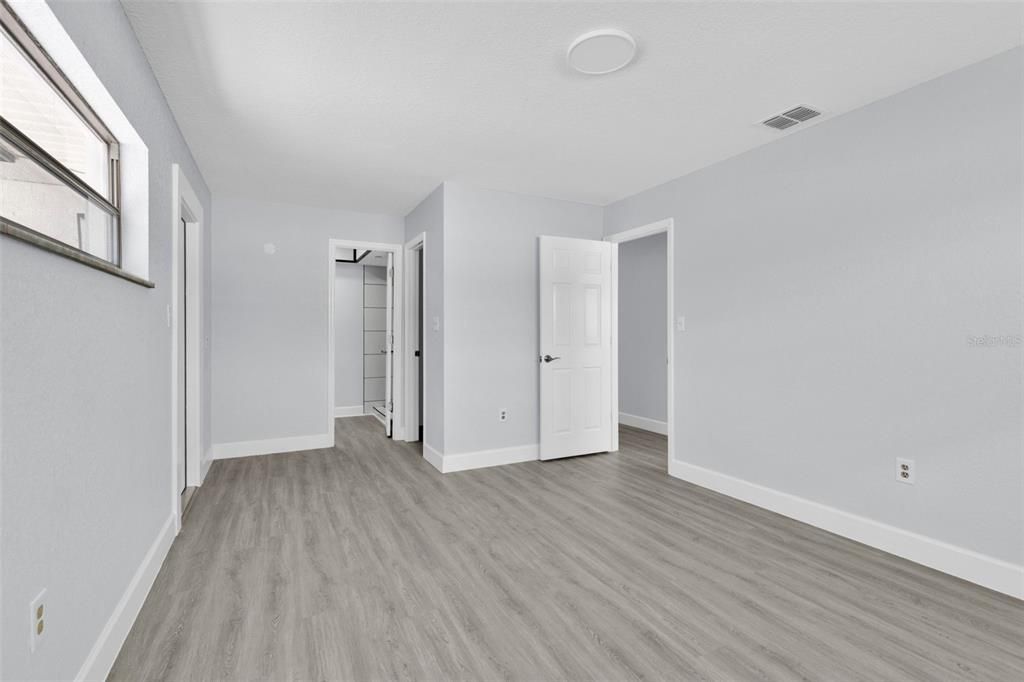 For Sale: $424,900 (4 beds, 2 baths, 1664 Square Feet)