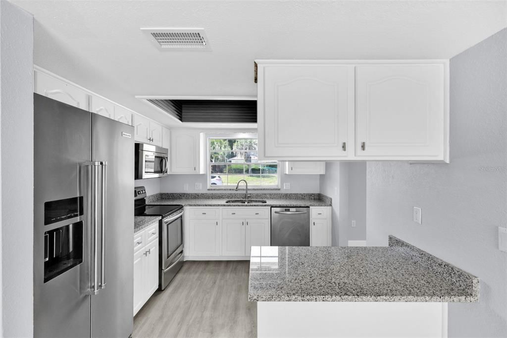 For Sale: $424,900 (4 beds, 2 baths, 1664 Square Feet)