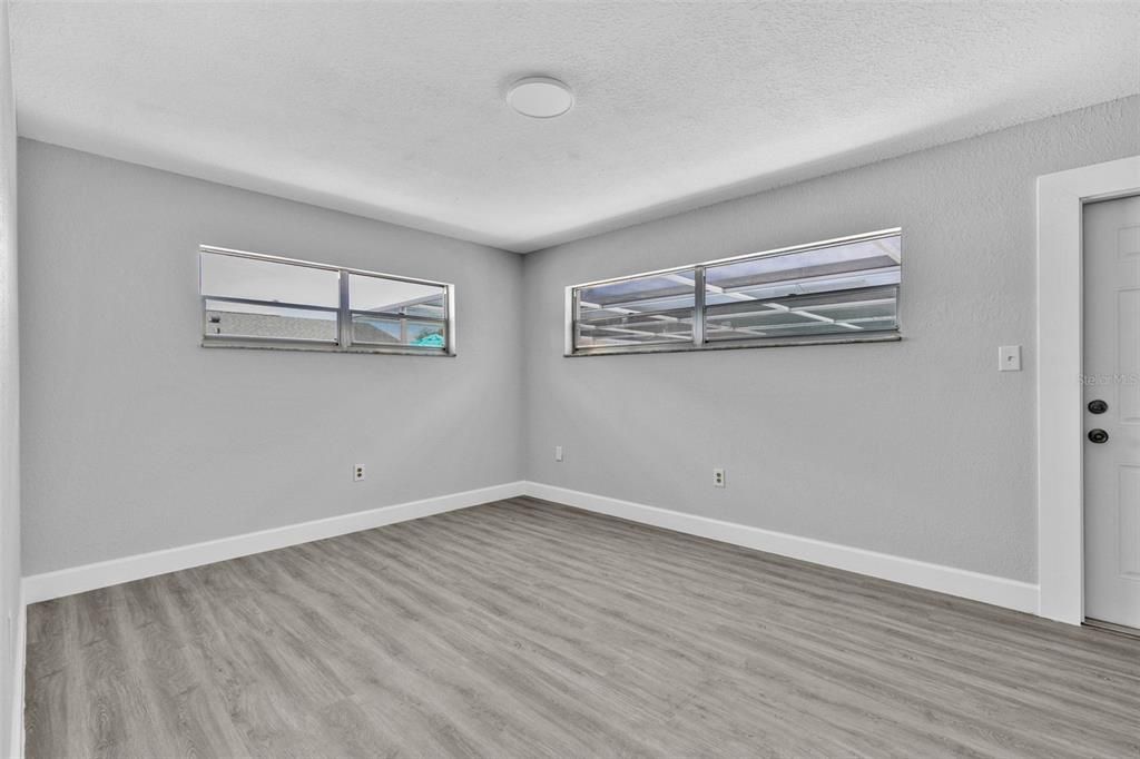 For Sale: $424,900 (4 beds, 2 baths, 1664 Square Feet)