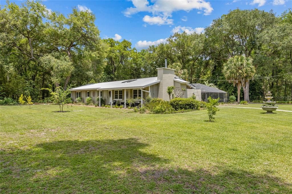 Recently Sold: $579,000 (3 beds, 3 baths, 2264 Square Feet)