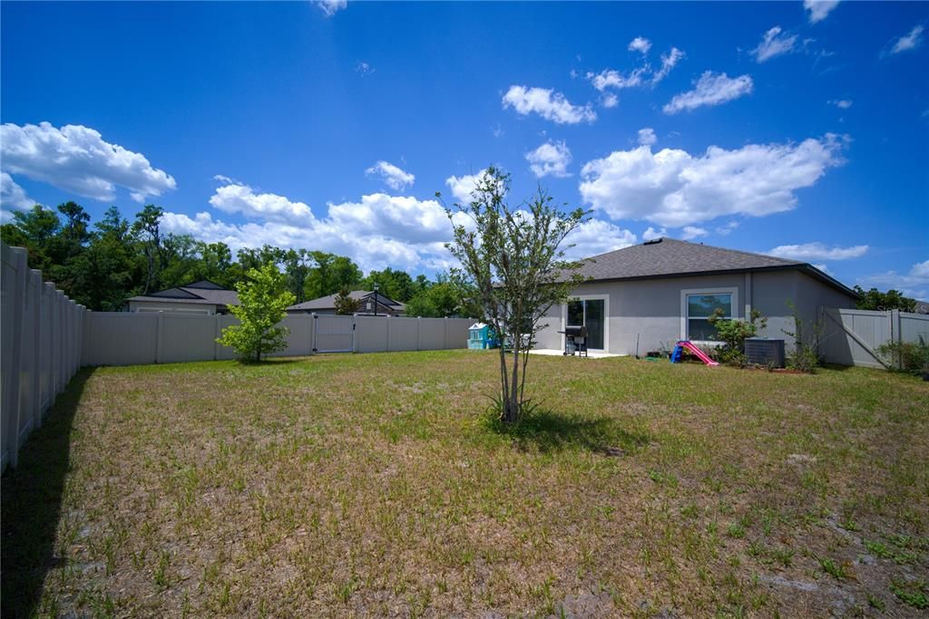 合同活跃: $314,999 (3 贝兹, 2 浴室, 1528 平方英尺)