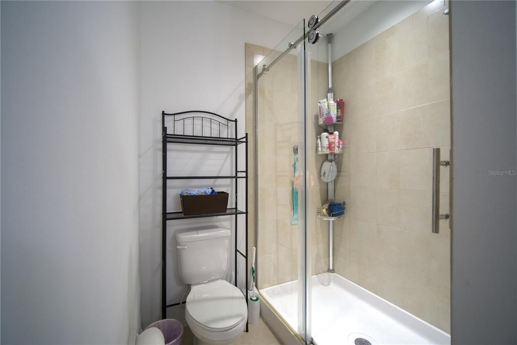 合同活跃: $314,999 (3 贝兹, 2 浴室, 1528 平方英尺)