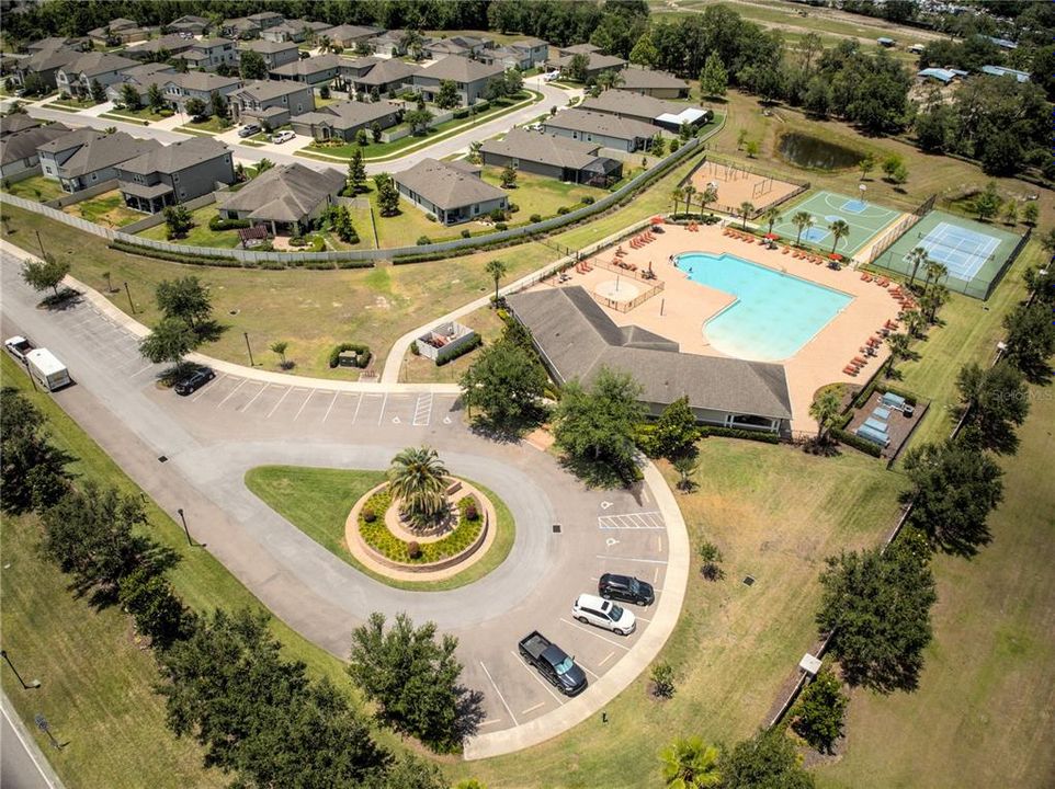 合同活跃: $314,999 (3 贝兹, 2 浴室, 1528 平方英尺)