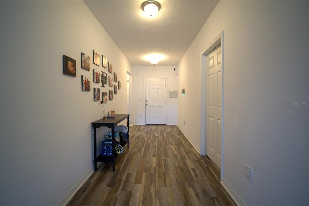 合同活跃: $314,999 (3 贝兹, 2 浴室, 1528 平方英尺)