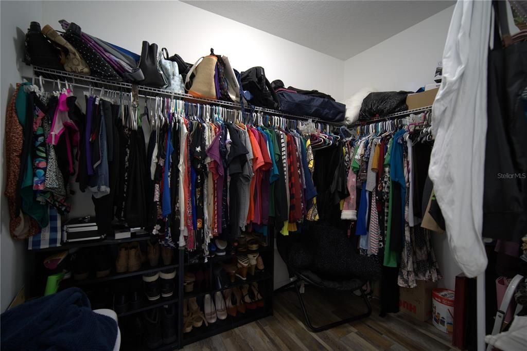 合同活跃: $314,999 (3 贝兹, 2 浴室, 1528 平方英尺)