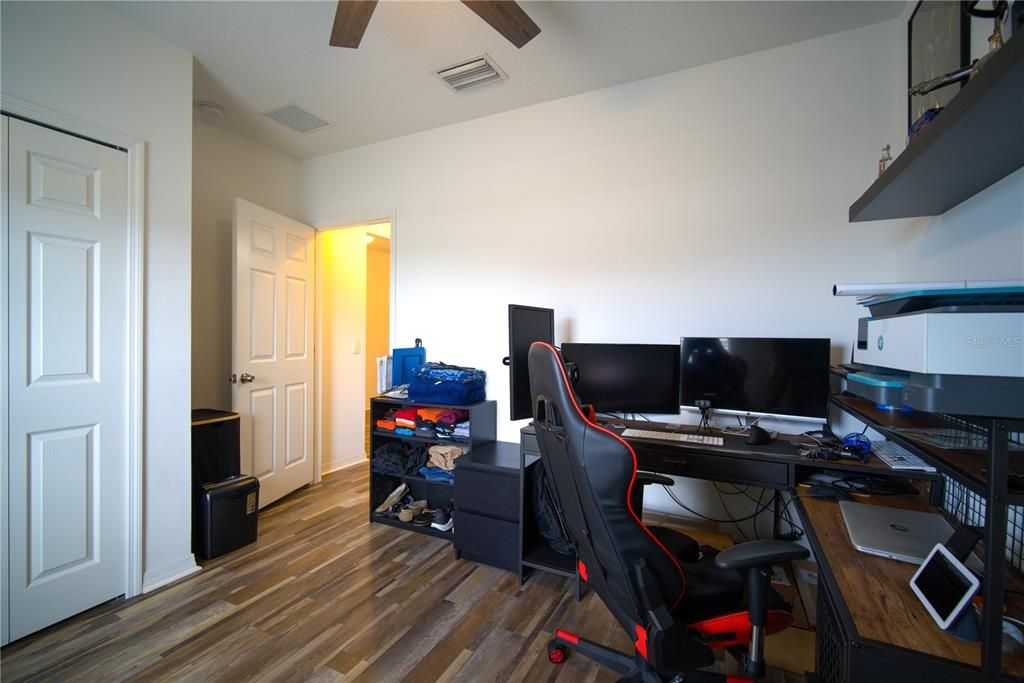 合同活跃: $314,999 (3 贝兹, 2 浴室, 1528 平方英尺)