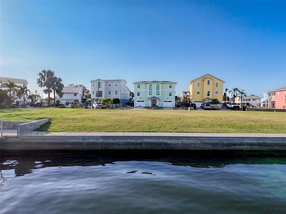 待售: $299,000 (0.15 acres)