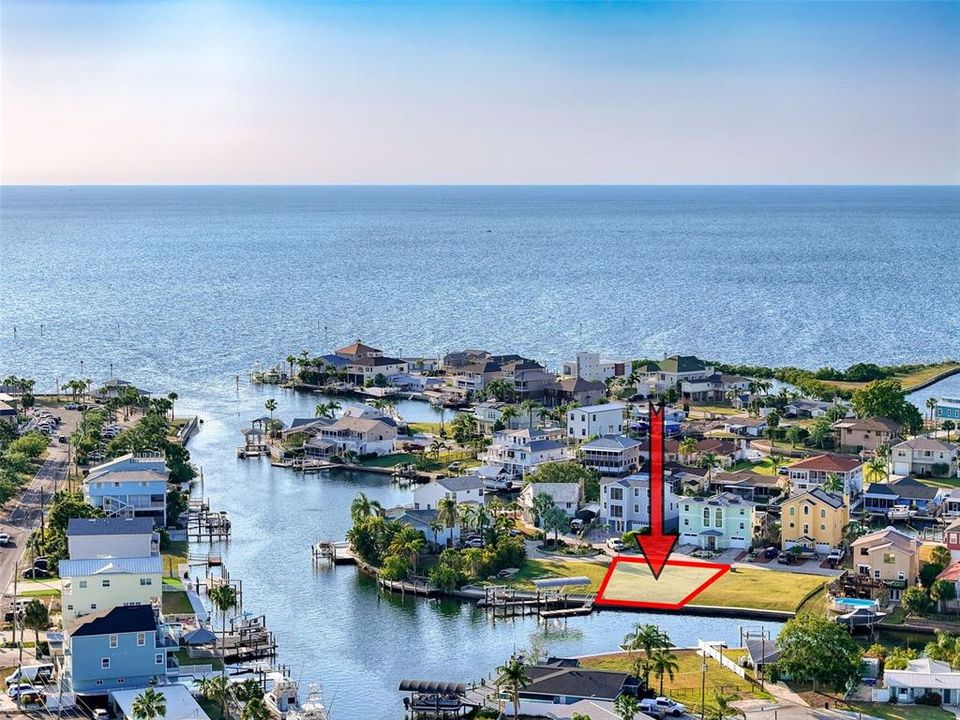 待售: $299,000 (0.15 acres)