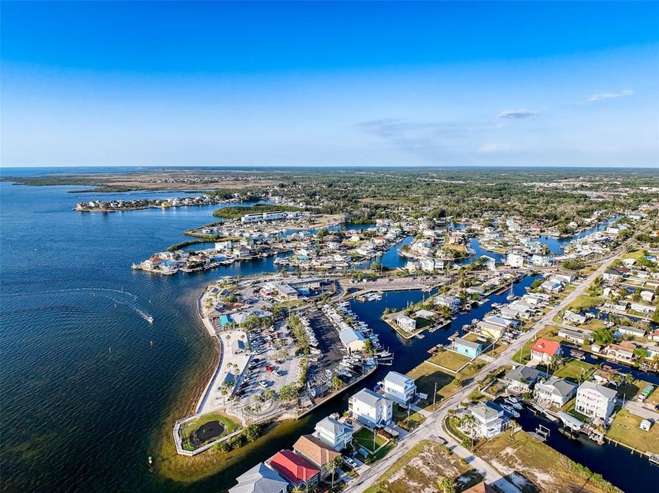 待售: $299,000 (0.15 acres)