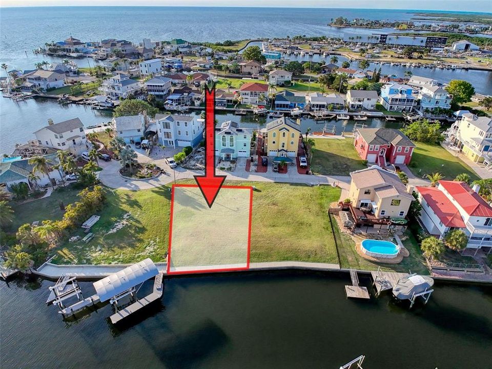 待售: $299,000 (0.15 acres)