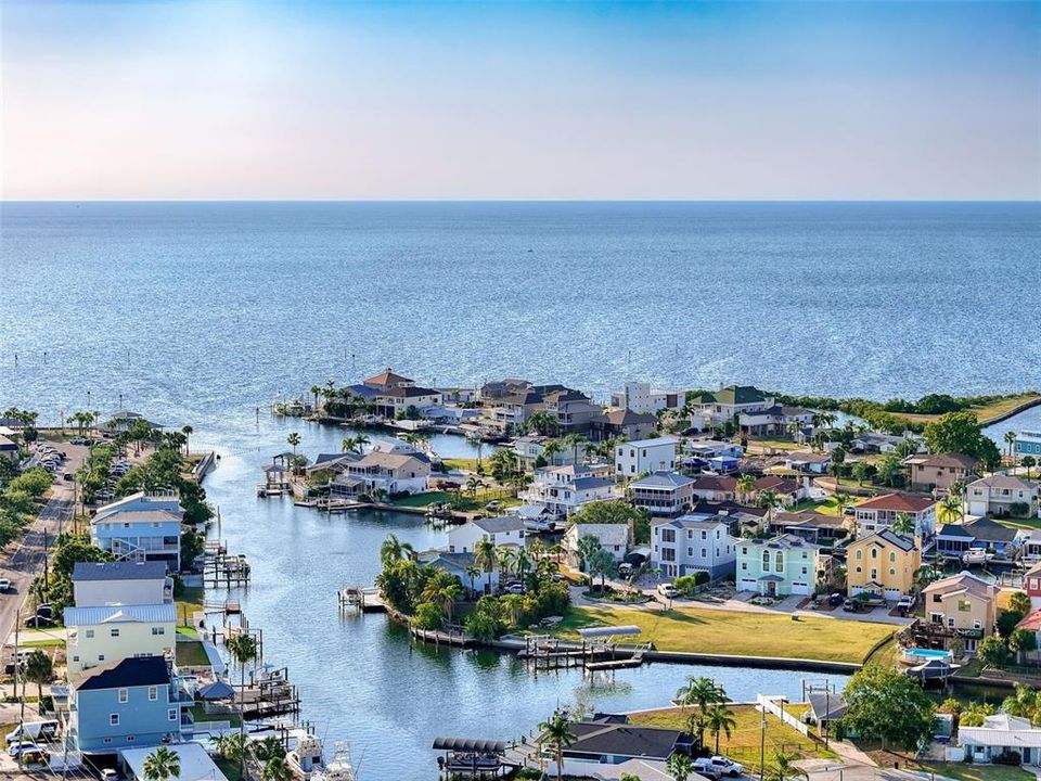 待售: $299,000 (0.15 acres)