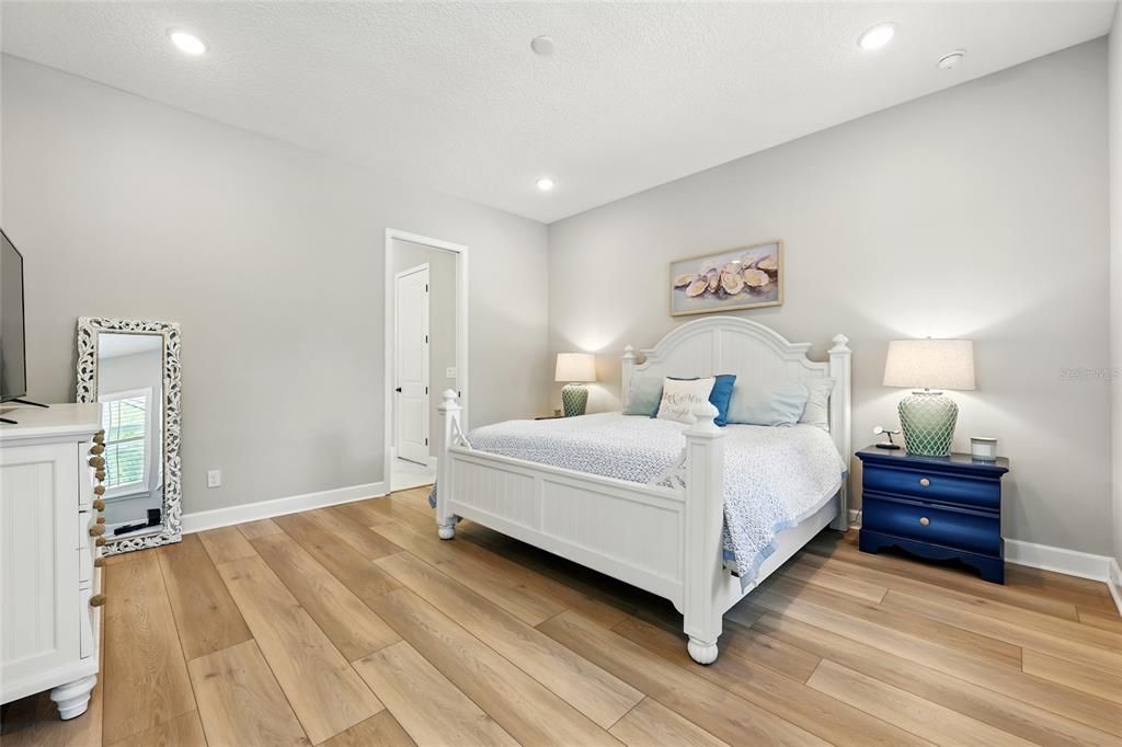 Active With Contract: $1,275,000 (5 beds, 3 baths, 3392 Square Feet)