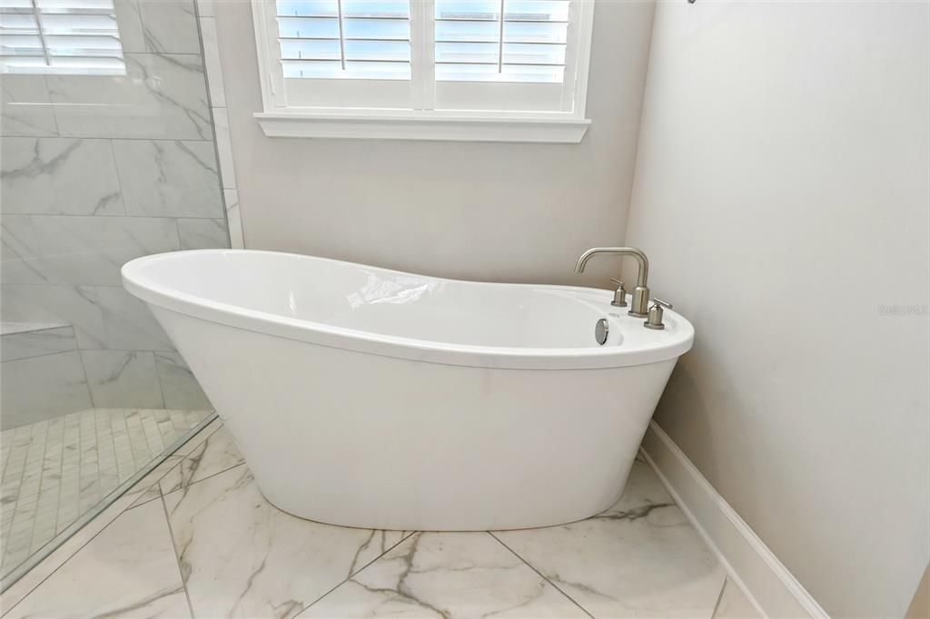 Active With Contract: $1,275,000 (5 beds, 3 baths, 3392 Square Feet)