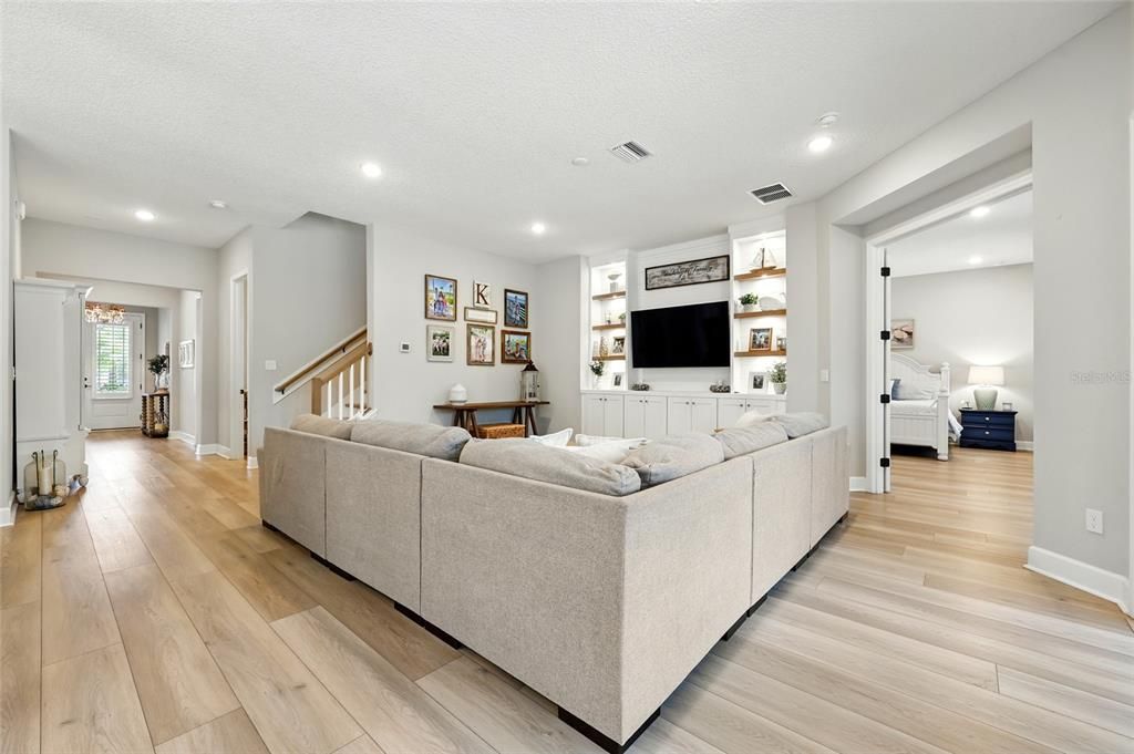 Active With Contract: $1,275,000 (5 beds, 3 baths, 3392 Square Feet)