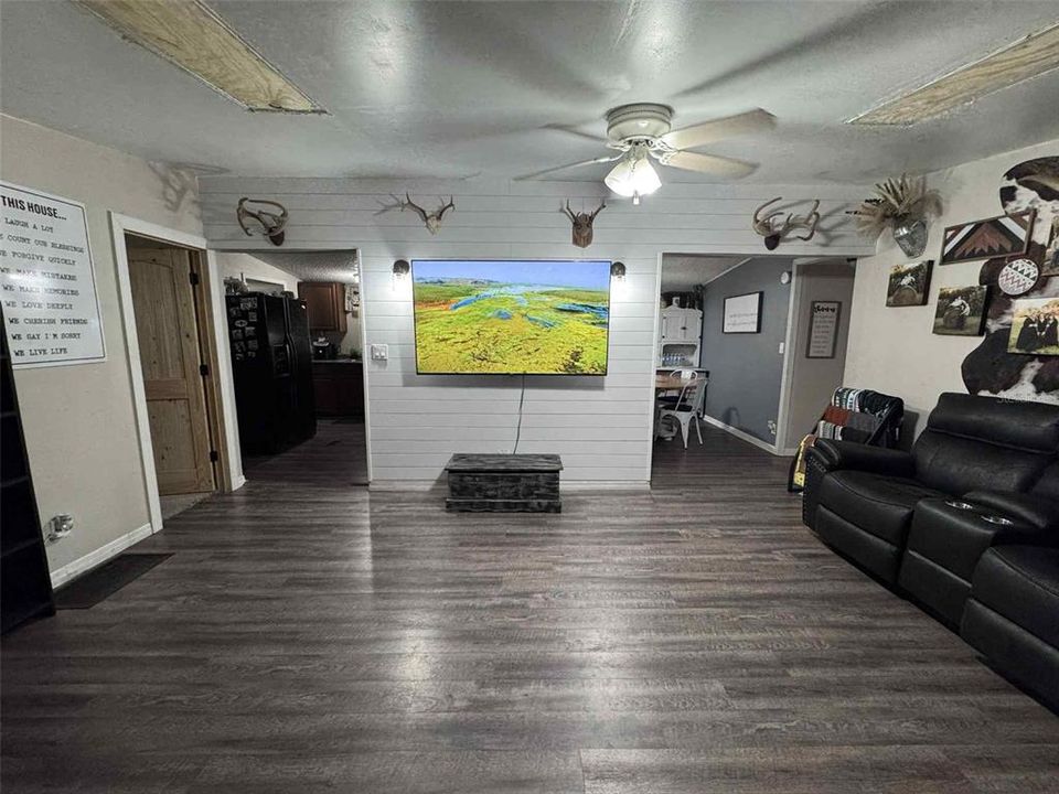 En Venta: $274,000 (3 camas, 2 baños, 1248 Pies cuadrados)