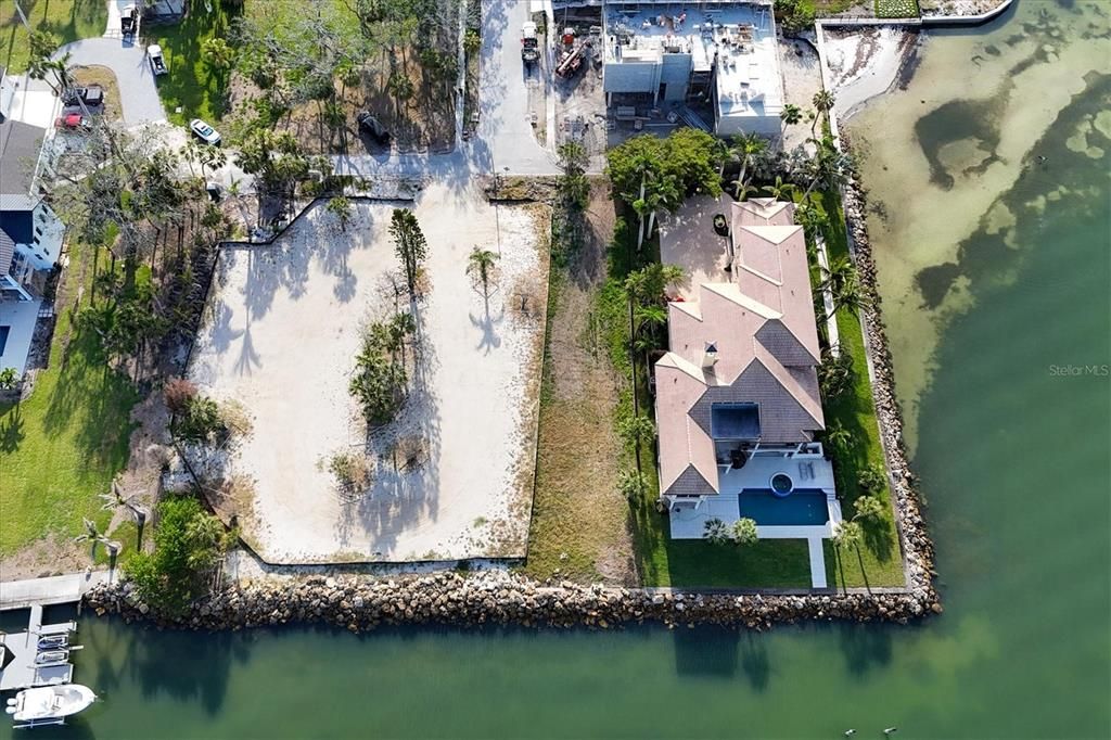 En Venta: $5,500,000 (0.89 acres)