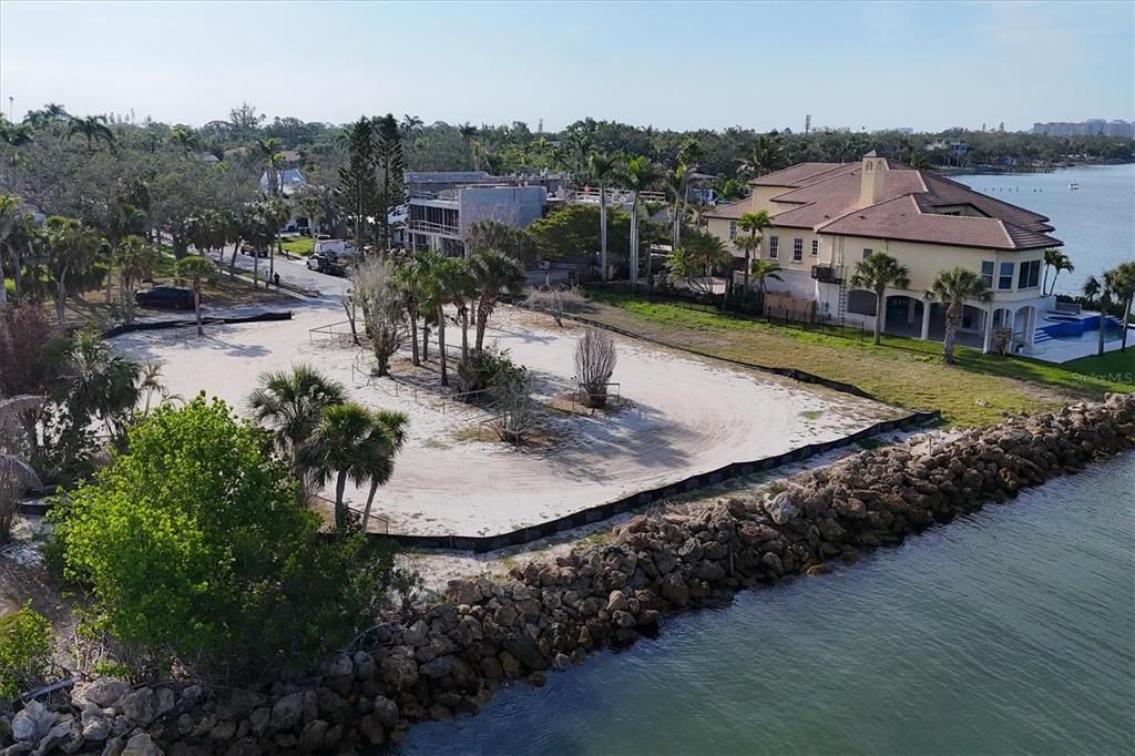 En Venta: $5,500,000 (0.89 acres)