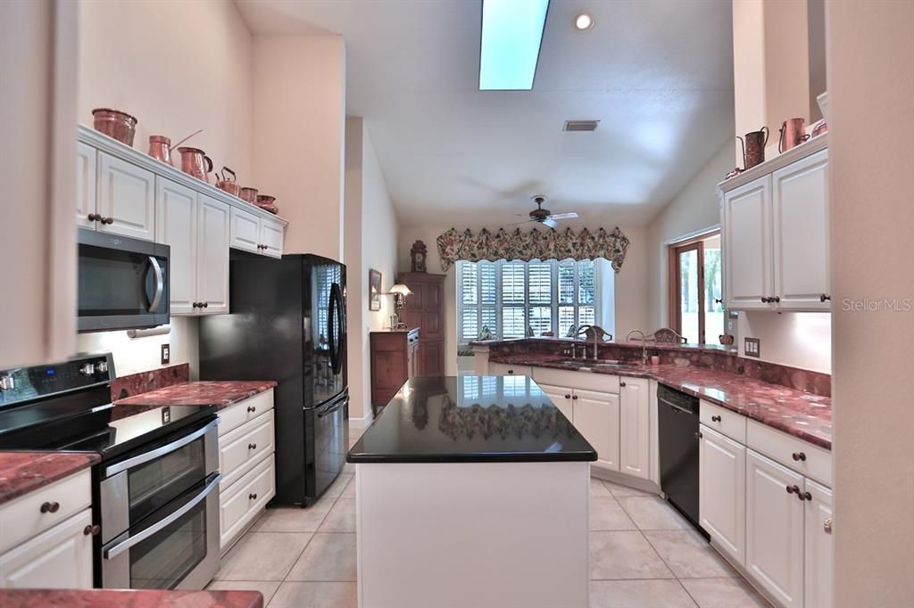 待售: $887,475 (3 贝兹, 3 浴室, 3409 平方英尺)