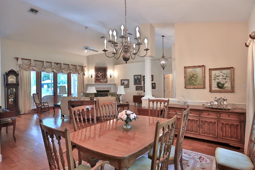 待售: $887,475 (3 贝兹, 3 浴室, 3409 平方英尺)