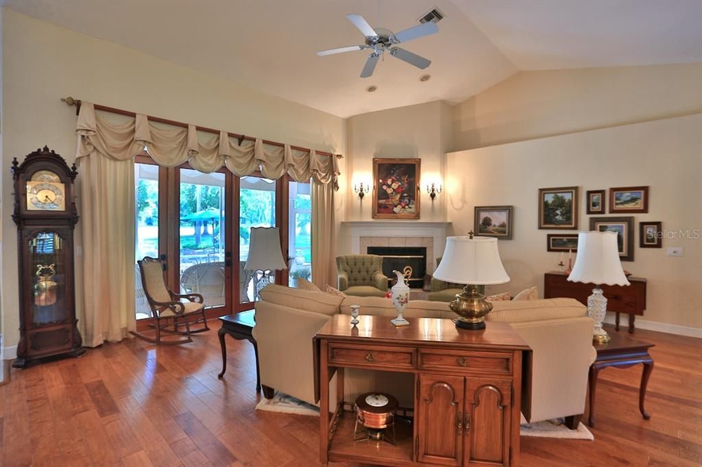 待售: $887,475 (3 贝兹, 3 浴室, 3409 平方英尺)