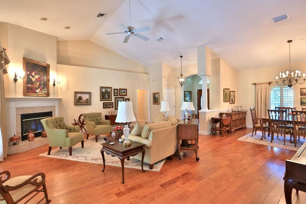 待售: $887,475 (3 贝兹, 3 浴室, 3409 平方英尺)