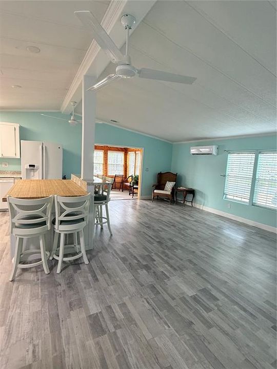 Activo con contrato: $224,900 (2 camas, 2 baños, 1144 Pies cuadrados)